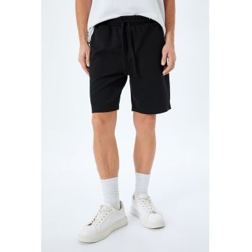 Bermude striate cu model uni