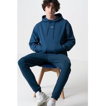Pantaloni de trening cu buzunare laterale si snur de ajustare