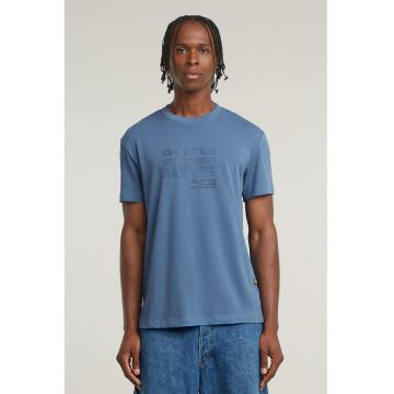 Tricou cu decolteu la baza gatului si imprimeu logo