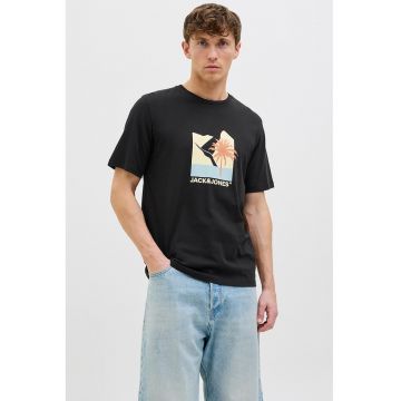 Tricou cu decolteu la baza gatului si imprimeu
