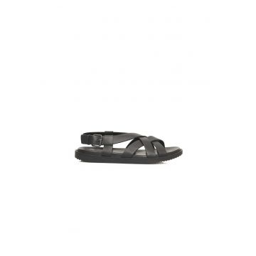 Sandale de piele cu barete multiple si catarama