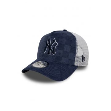 Sapca trucker de reiat cu monograma
