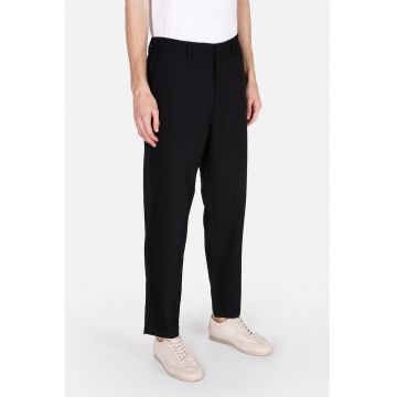 Pantaloni cu buzunare oblice