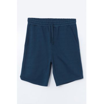 Pantaloni scurti cu snur de ajustare in talie