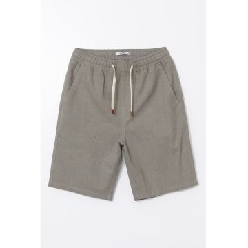 Pantaloni scurti cu snur si buzunare oblice