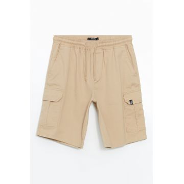 Pantaloni scurti cu snururi