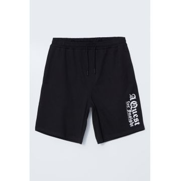 Pantaloni scurti relaxed fit cu imprimeu text