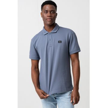 Tricou polo cu logo discret