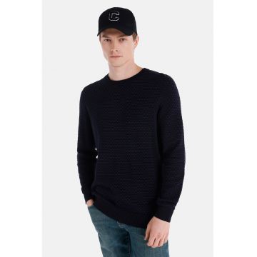 Pulover cu decolteu la baza gatului si aspect texturat
