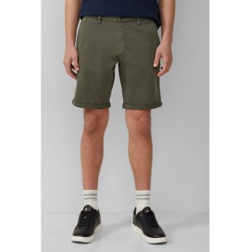 Q/S by s.Oliver Pantaloni scurti chino barbati - John - cu talie medie si croiala Regular fit - Verde inchis