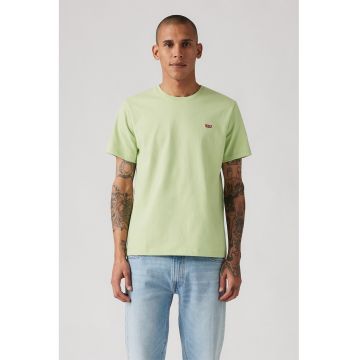 Tricou cu decolteu la baza gatului