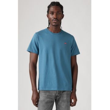 Tricou cu decolteu la baza gatului