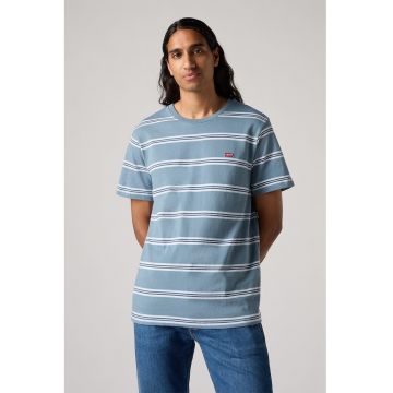 Tricou cu decolteu la baza gatului