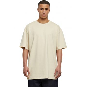 Tricou supradimensionat cu decolteu la baza gatului