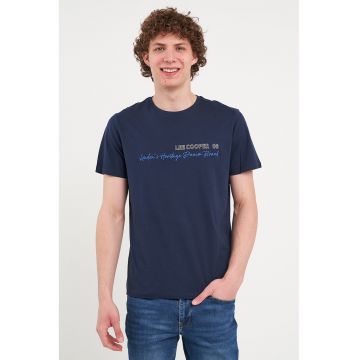 Tricou cu decolteu la baza gatului si imprimeu logo