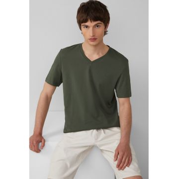 Tricou uni cu decolteu in V