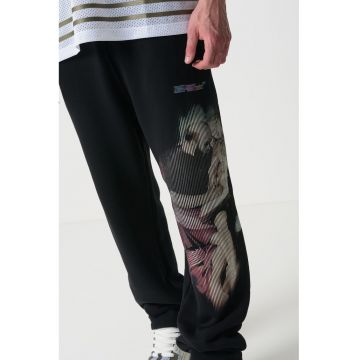 Pantaloni de trening cu design grafic
