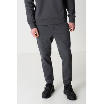 Pantaloni de trening cu model uni si snur de ajustare