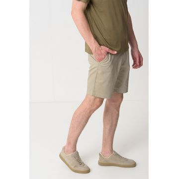 Pantaloni scurti slim fit din amestec de bumbac