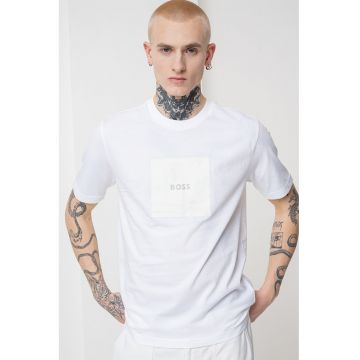 Tricou cu decolteu la baza gatului si imprimeu logo