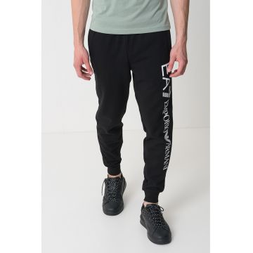 Pantaloni de trening cu imprimeu logo supradimensionat