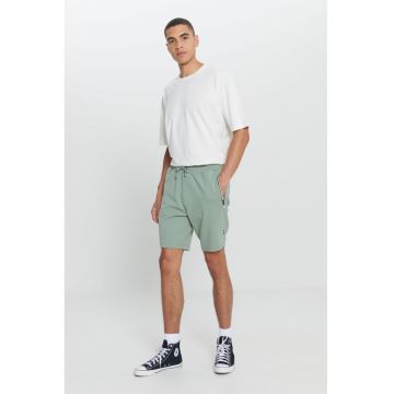 Pantaloni scurti cu buzunare cu fermoar