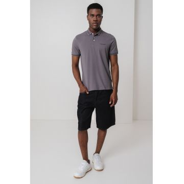 Tricou polo cu detalii contrastante
