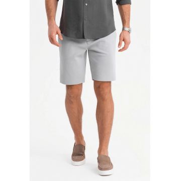 Pantaloni scurti cu buzunare oblice