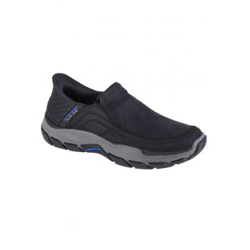Pantofi slip-on cu logo discret Respected