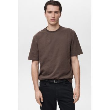 Tricou texturat cu decolteu la baza gatului