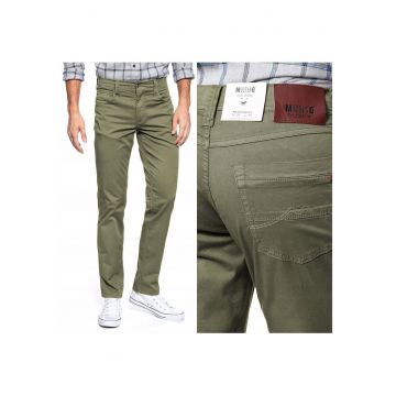Pantaloni Din Material -  Washington Straight - Culoare: Verde - Croi: Straight Fit - Compozitie Material: 100% Bumbac - Numar De Buzunare: 5 - W32 EU - W32 X L34 - Verde