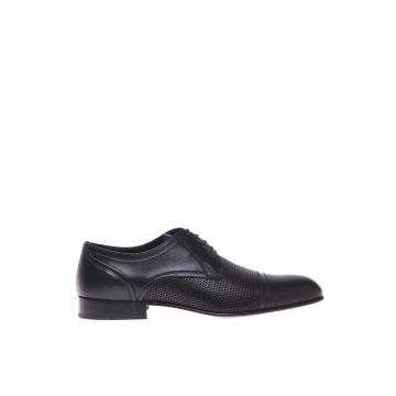 Pantofi din piele cu design perforat