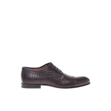 Pantofi din piele cu sireturi si model tesut