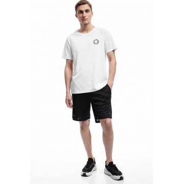 Tricou cu decolteu la baza gatului si maneci raglan
