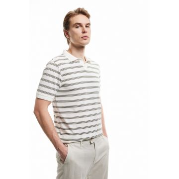 Tricou polo cu model in dungi