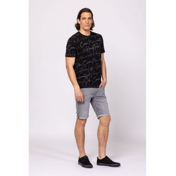 Tricou cu decolteu la baza gatului si imprimeu