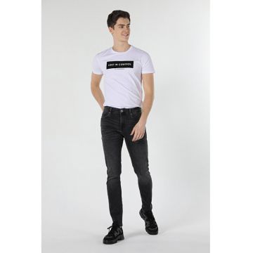 Tricou slim fit cu aplicatie text