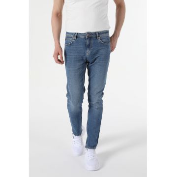 Blugi slim fit cu talie medie
