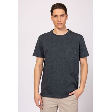 Tricou cu decolteu la baza gatului si buzunar aplicat pe piept Majda