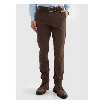 Pantaloni chino cu croiala dreapta Erhatin - Maro -