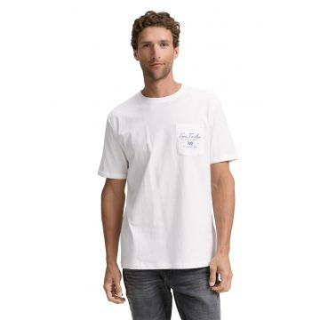 Tricou cu decolteu la baza gatului si buzunar pe piept