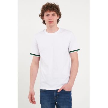 Tricou uni cu decolteu la baza gatului