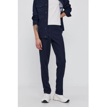 Sisley Pantaloni bărbați, culoarea albastru marin, mulat