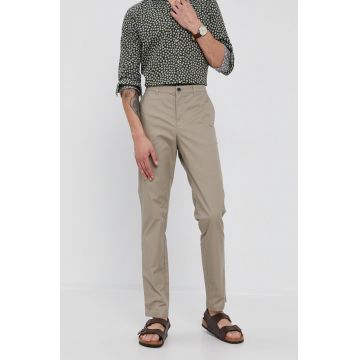 Sisley Pantaloni bărbați, culoarea bej, cu fason chinos