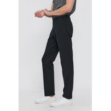 Sisley Pantaloni bărbați, culoarea negru, mulat