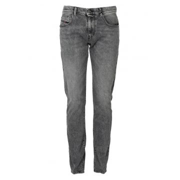 Blugi slim fit D-Strukt -