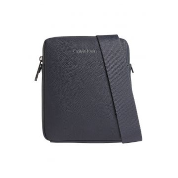 Geanta crossbody din piele ecologica cu detaliu cu logo stantat