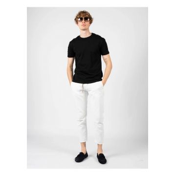 Tricou uni cu decolteu la baza gatului -