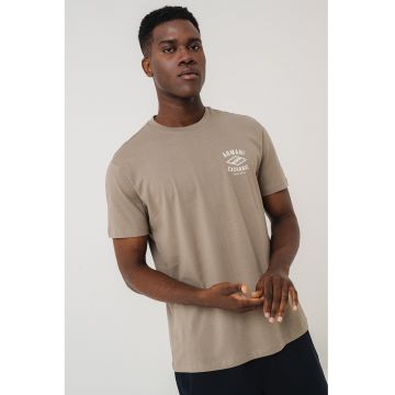 Tricou cu imprimeu logo si decolteu la baza gatului