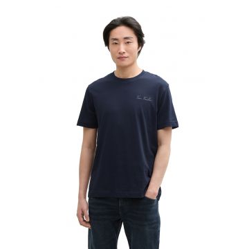 Tricou de bumbac cu decolteu la baza gatului si logo